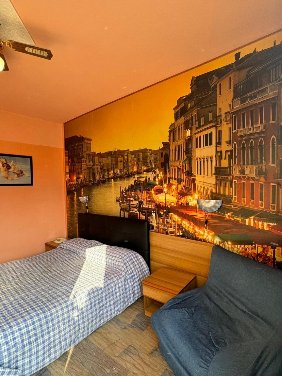 Sleep Well Hotel Total 2 Stelle Pisogne Zimmer foto
